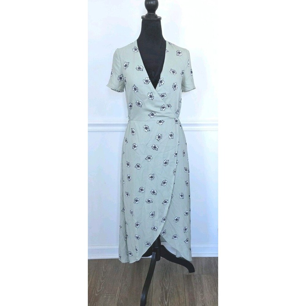 H&M Sage Green Floral Faux Wrap Midi Dress Short Sleeve Women's US 2 EUR 32